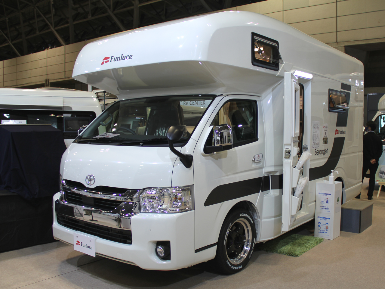 キャンピングカーキャビネット 快適な車旅にはこの1台！ 防音性・断熱性に優れた