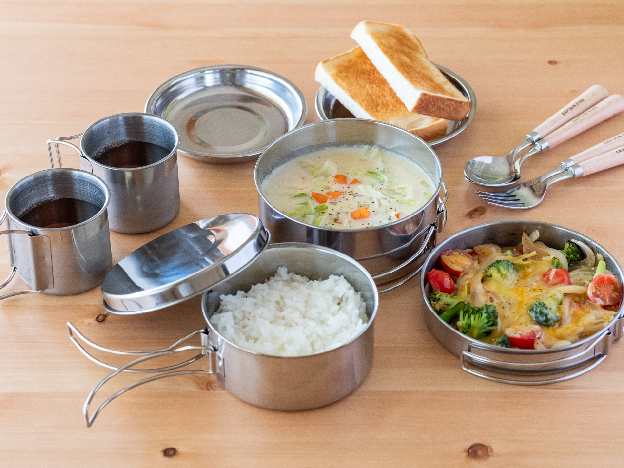 低価格だけど全部揃う！ 車中泊の調理器具におすすめしたい「カクセー