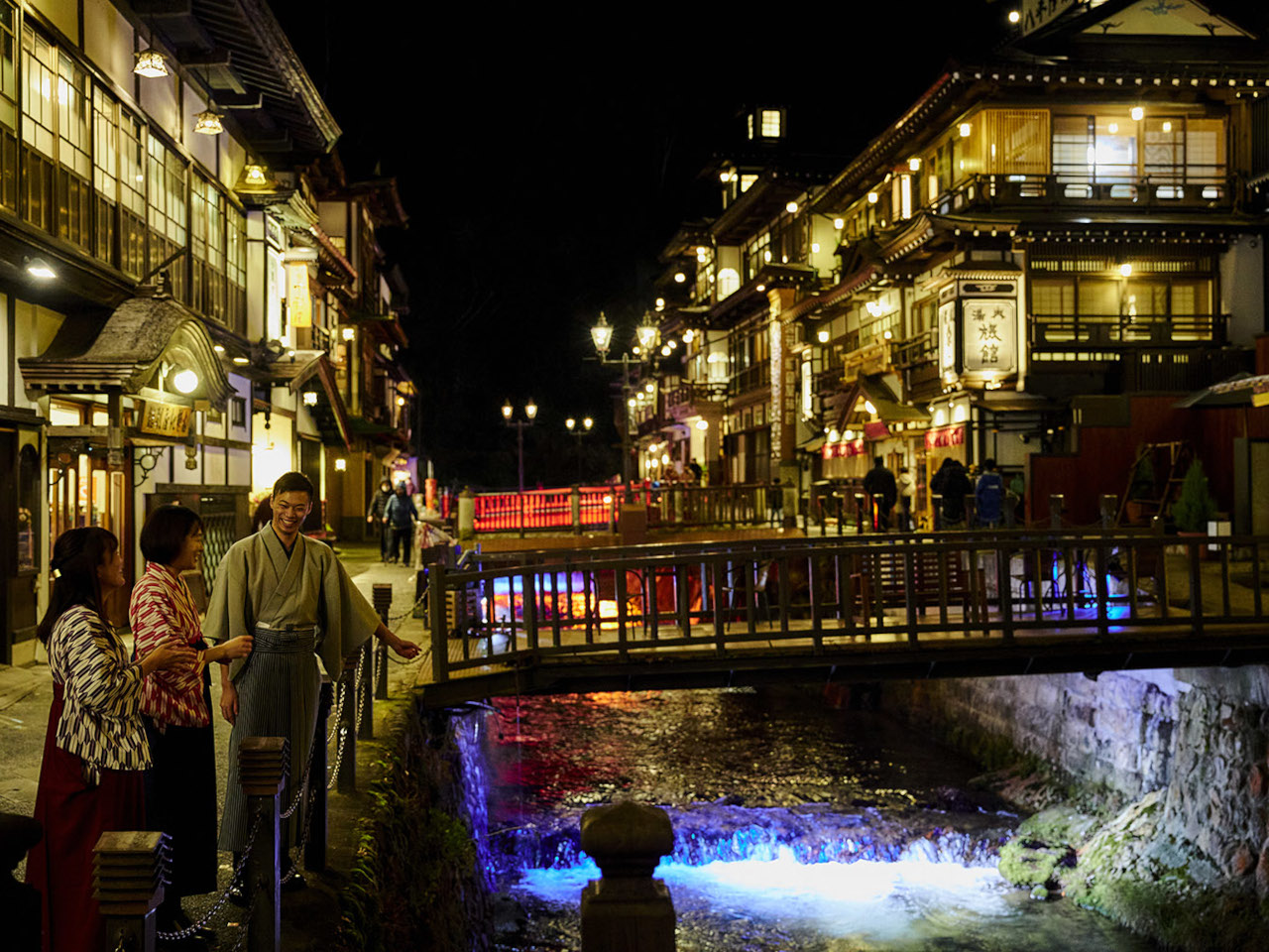 25日から 夜の銀山温泉を幻想的な光の空間にライトアップ 千年廻廊 22 開催 車と旅のwebメディア Mobility Story モビスト