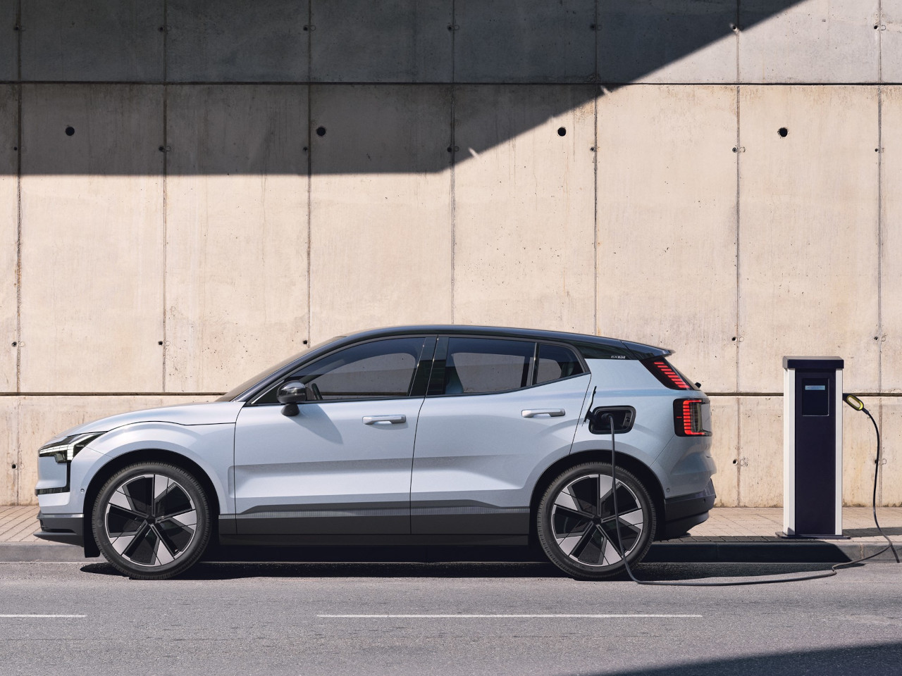 suv-ex30-2023-559-9-5-web