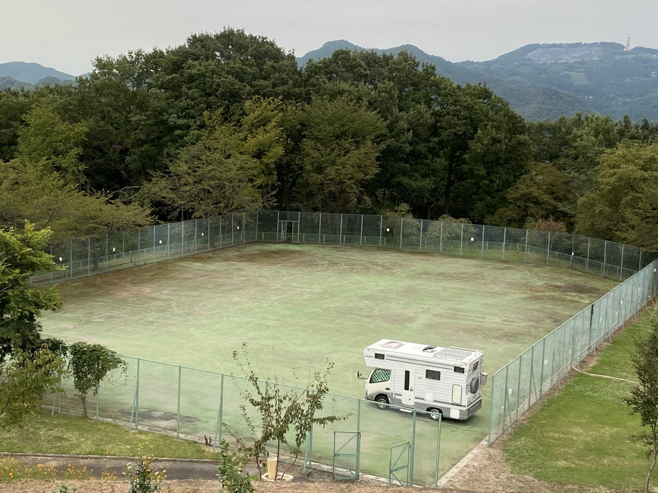 焚き火 車中泊 キャンプ場だけじゃない 車中泊旅の夜に焚き火ができる関東のrvパーク全12カ所 3 5 車と旅のwebメディア Mobility Story モビスト